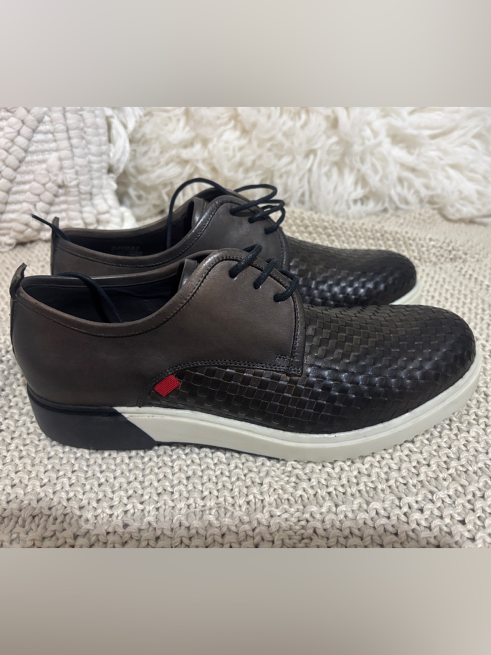 Men's Leather shoes in Black and Brown